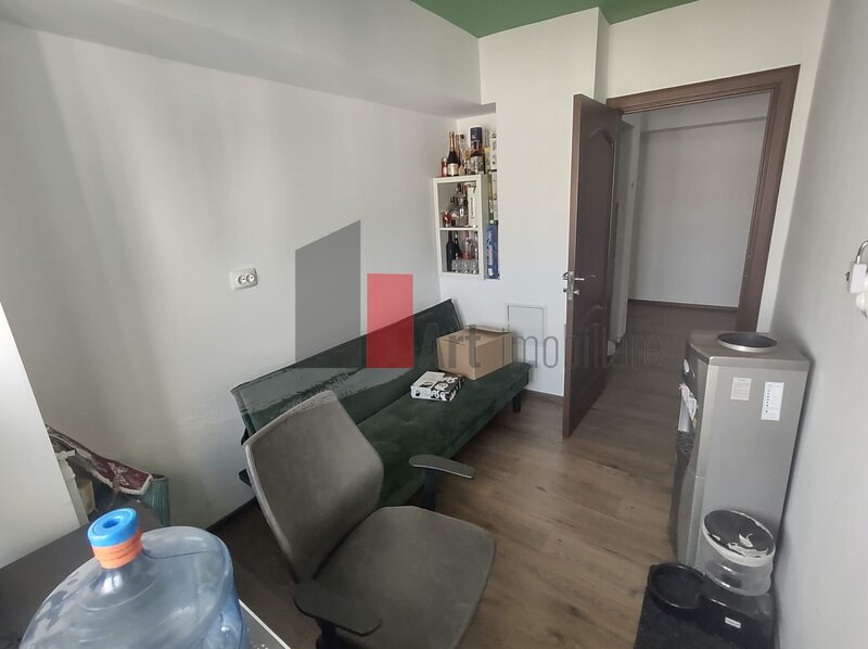 Obregia  Vanzare apartament decomandat 4 camere Bd. Obregia - Pasajul Europa Unita